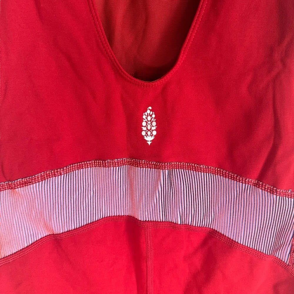 Free People Hardio Cardio Red Shortsie Size Medium - Picture 4 of 6
